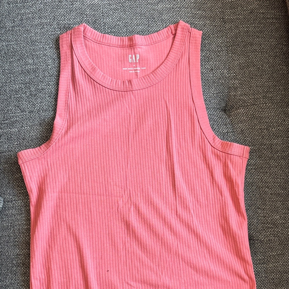 GAP Women's Coral Ribbed Tank Top